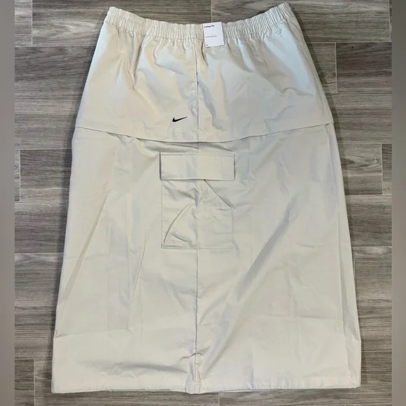 Nike Sportswear Essentials Mid-rise Convertible Cargo Maxi-Mini Skirt - Picture 7 of 15
